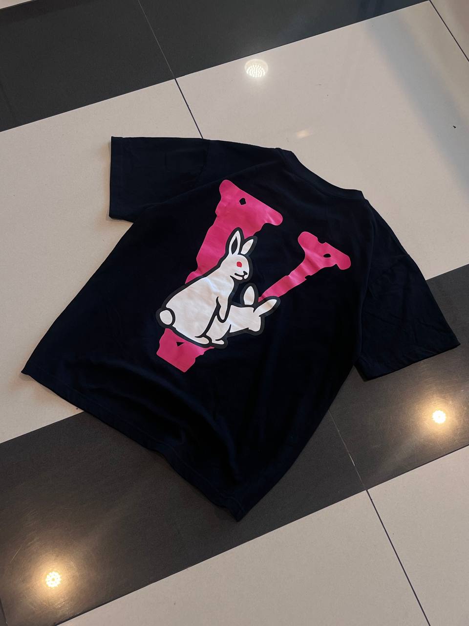 VLONE RABBIT LOVE TEE